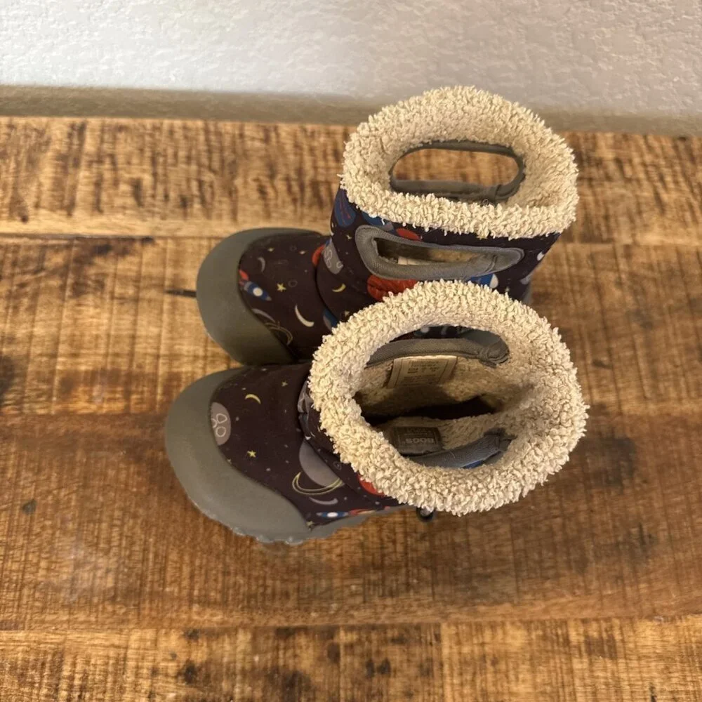 Bogs Boots Rebound B-MOC Snow Adventure Size 7 Toddler Space Moon Planets Rocket